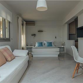 4 bedroom villa with pool, Paros, sleeps 8